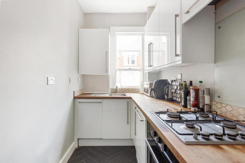 House in London - View 3