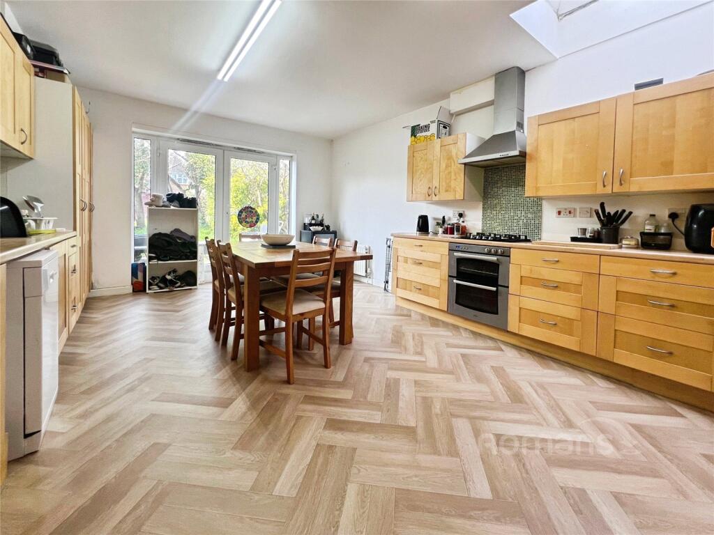 Church Road, Aldershot, Hampshire - View 5