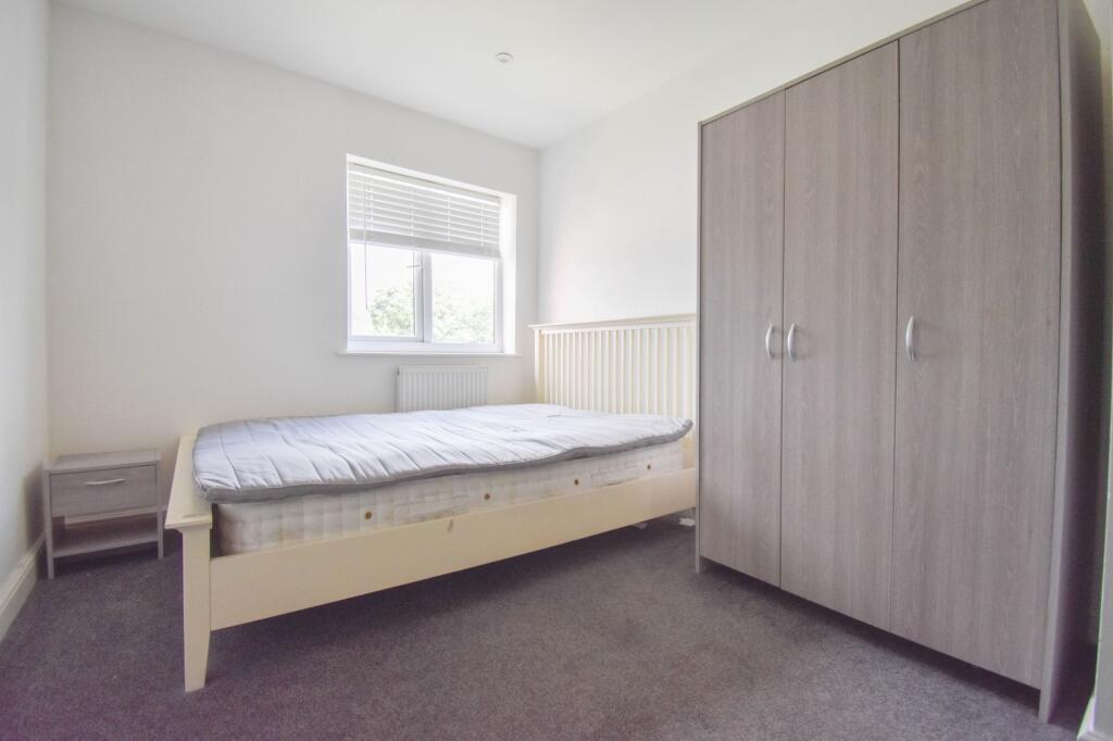 Apartment in Bedford - View 6