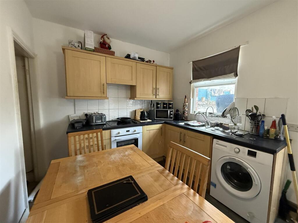 Roslyn Street, Darlington photo 3