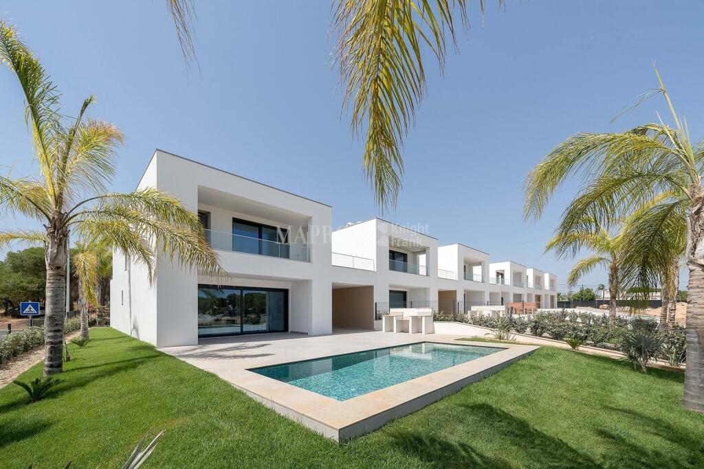 Main image of property: Algarve, Quarteira