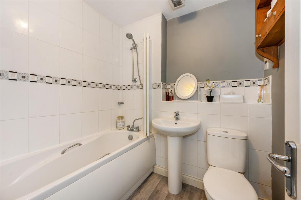 House in Chichester - More