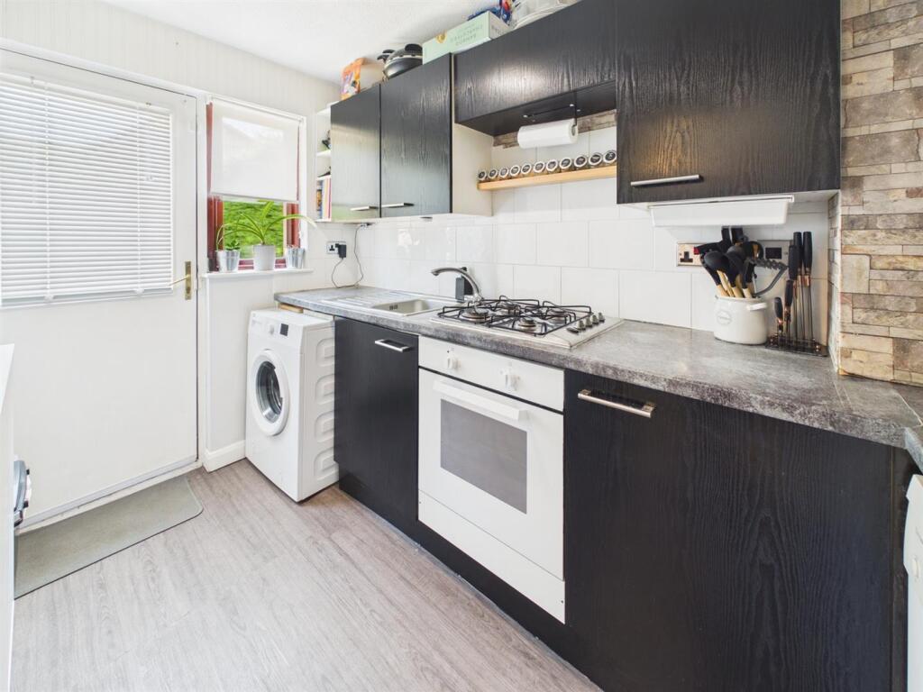 House in Elderslie, Lounsdale - More