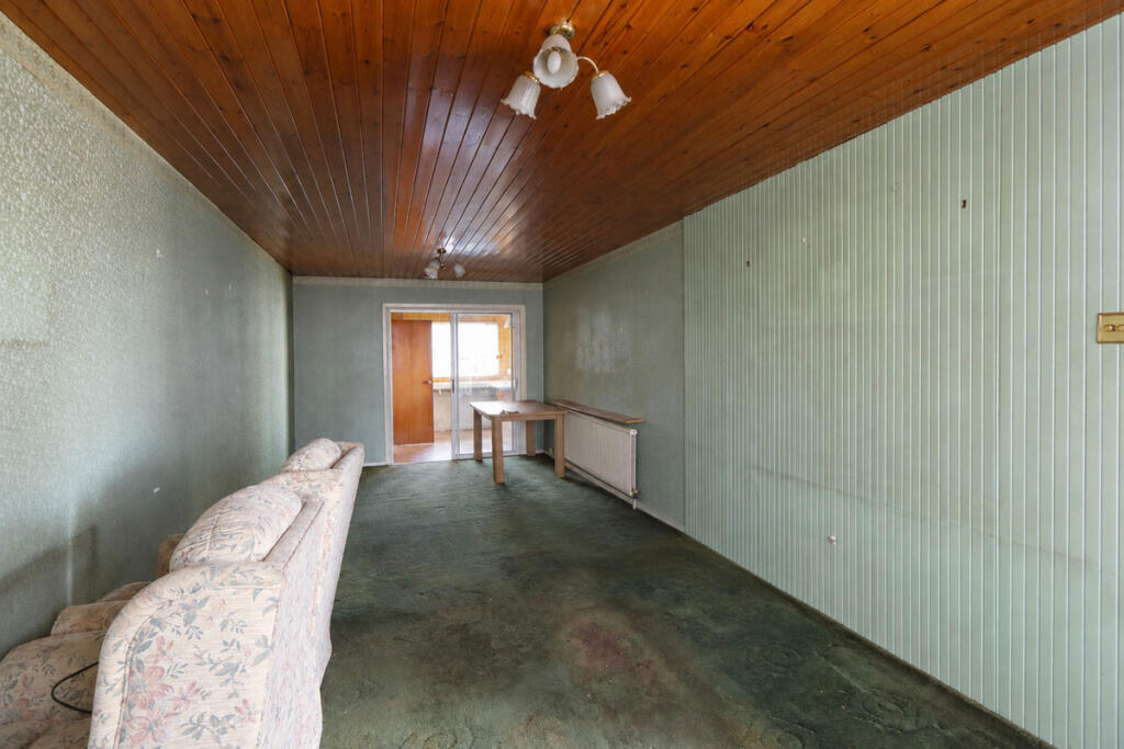 House in Romford - More