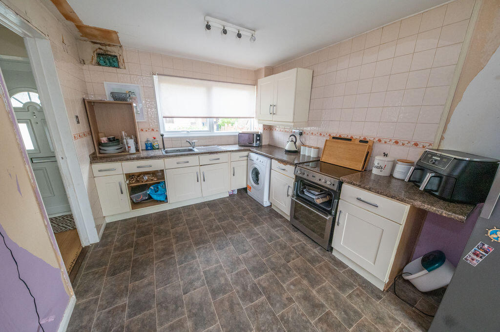 House in Havant, Hampshire - View 4