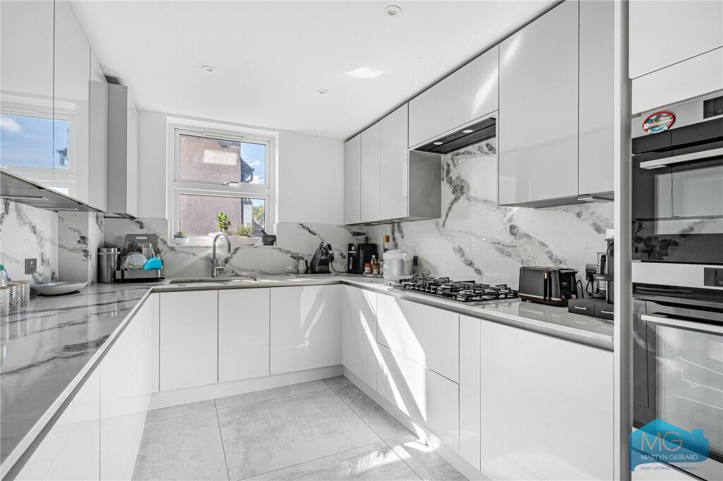 Apartment in London - View 5