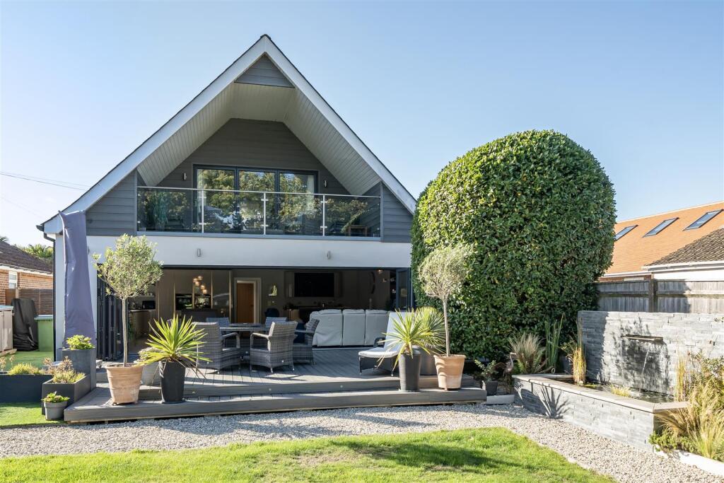 4-bed detached on Solent Road, Hill Head, £895,000