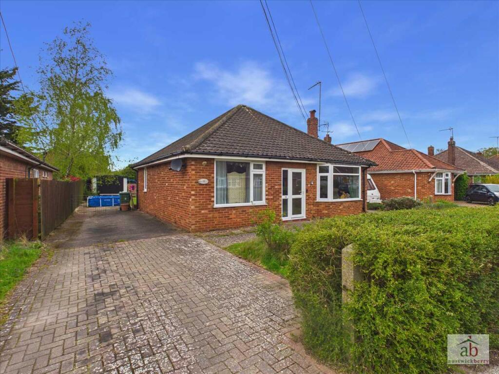 2-bed house on Bracken Avenue, Kesgrave, £350,000