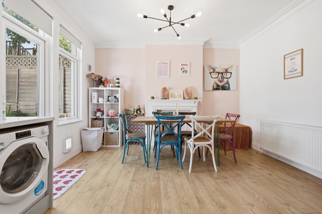 House in Southend-on-Sea - View 5