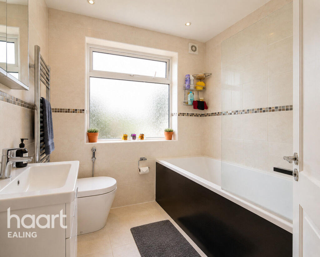 House in Southall - View 5