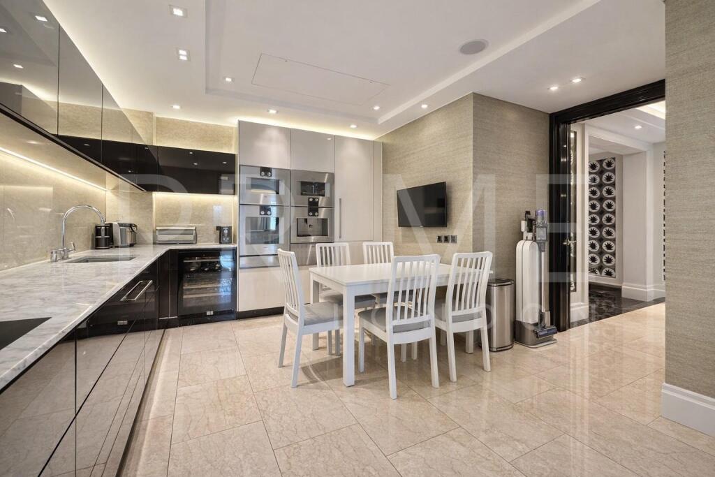 Apartment in London - View 5