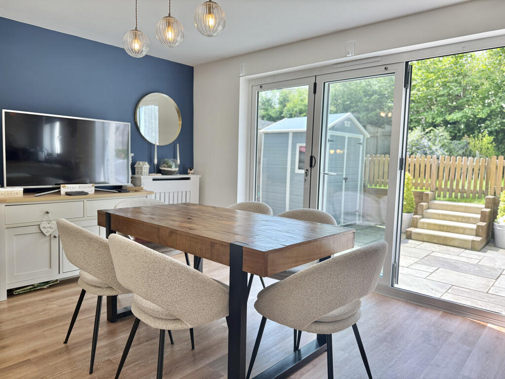 4 Yellowmead Tor Close Tavistock PL19 8GB photo 4