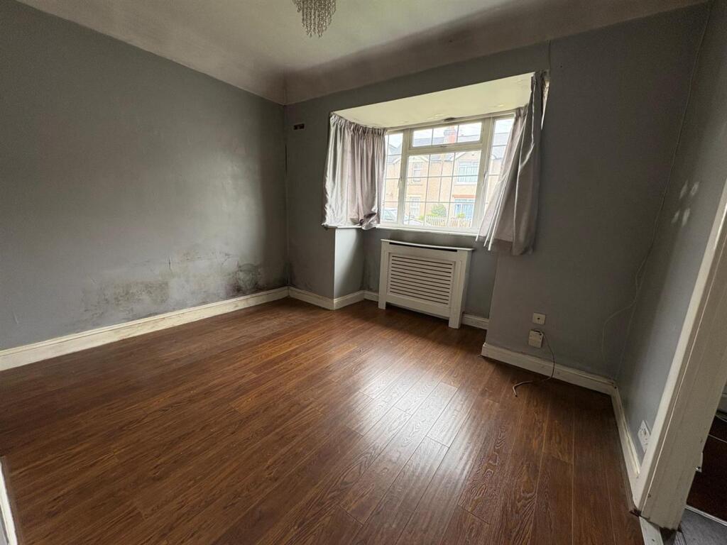 Seaforth Avenue, New Malden - View 4