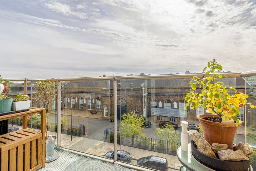Apartment in London - View 5