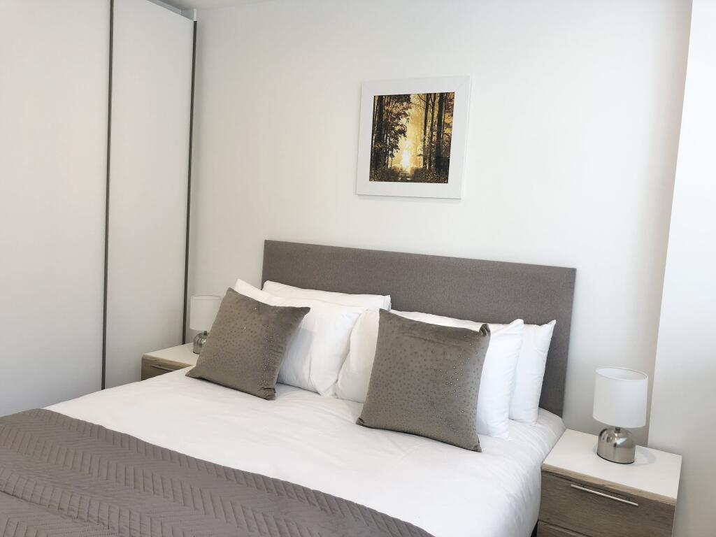 Apartment in Romford - View 4