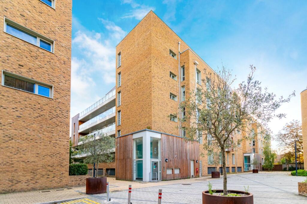 Main image of property: Trent House, 5 Kidwells Close, Maidenhead, SL6