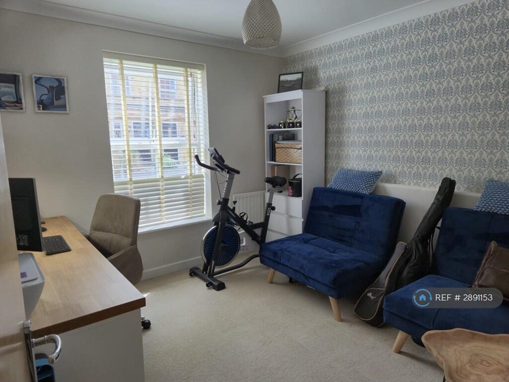 Apartment in Reading - More
