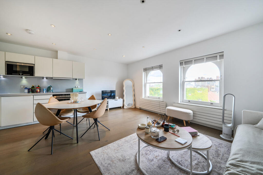 Main image of property: Fulham Road, Chelsea, SW10, Chelsea, London, SW10
