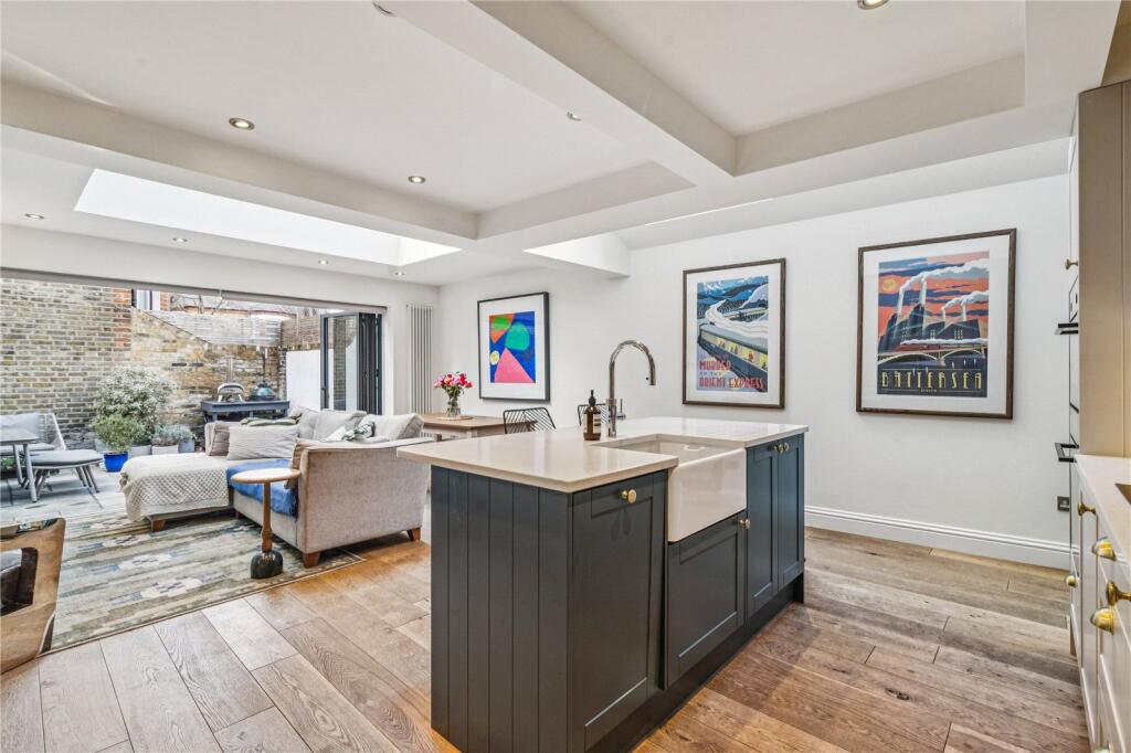 Main image of property: Geraldine Road, London, SW18