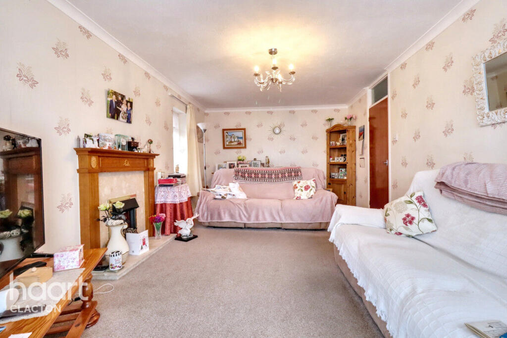 Ladbrooke Road, Clacton-On-Sea photo 4