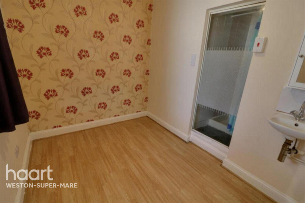 Apartment in Weston-super-Mare, North Somerset - View 4
