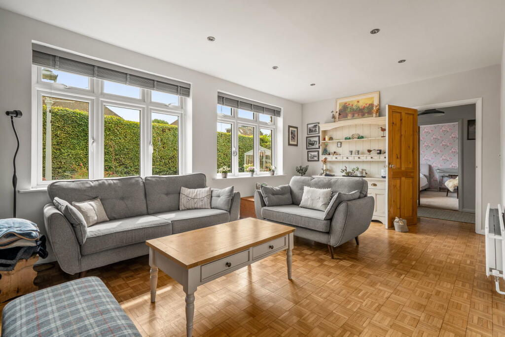 House in Redhill - View 4