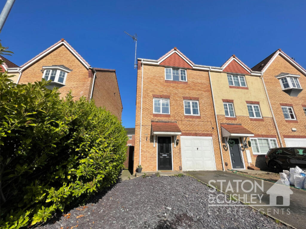 4-bed other on White Rose Avenue, Mansfield, NG18, £230,000