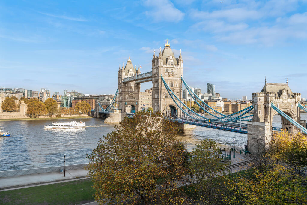 4-bed flat on Blenheim House, Duchess Walk, London SE1, United Kingdom, £6,900,000