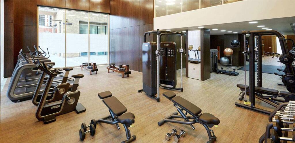 Apartment in London, One Tower Bridge, Old Kent Road - More