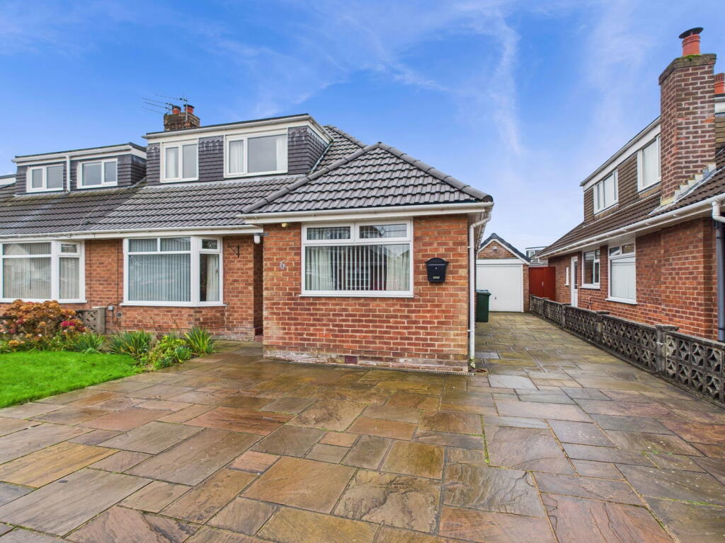 Main image of property: The Serpentine, Aughton, Ormskirk, L39 6RW