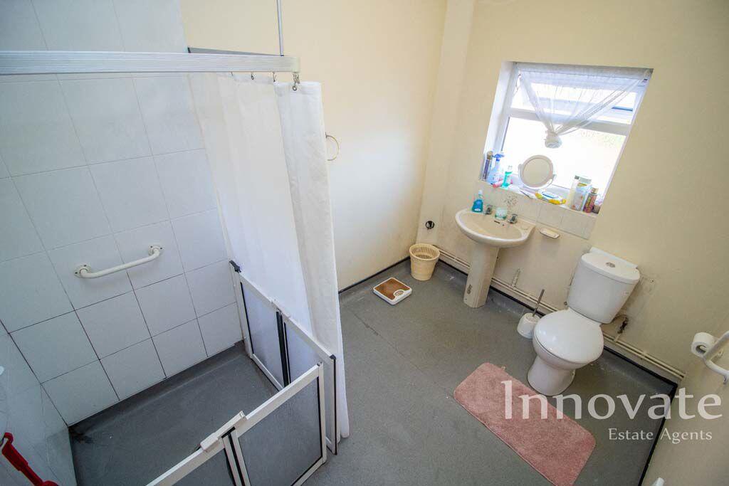 House in Sandwell, West Smethwick - View 4