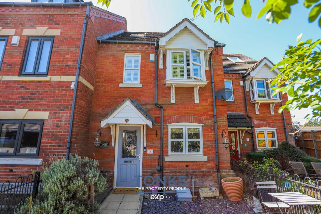 Spacious & tucked away in heart of Halesowen – The Rosegardens, Hagley Rd, B63 4JE