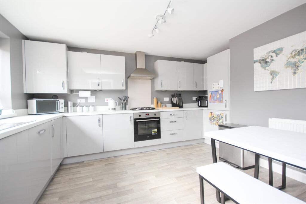 House in Northampton, Wellingborough - View 3