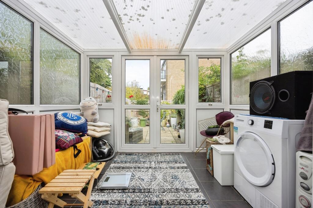 House in Guildford, Surrey - View 4