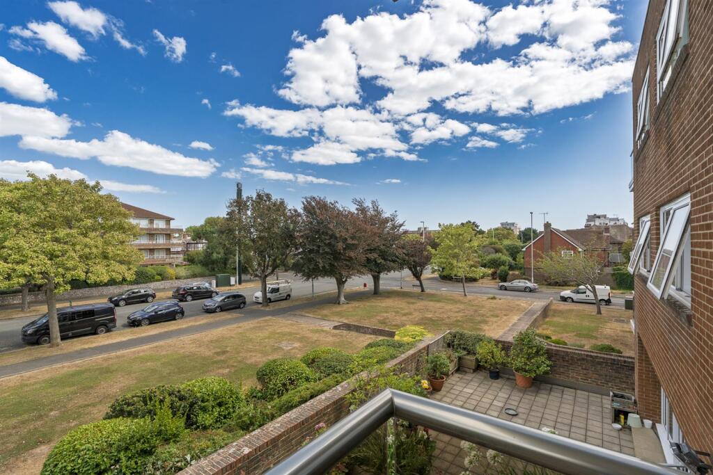 Apartment in Brighton - View 5