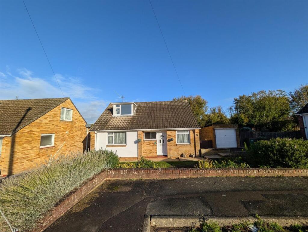 Main image of property: Whalesmead Close, Bishopstoke