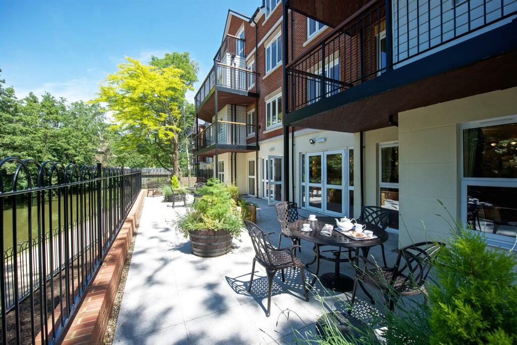 1-bed other on Waterside Lodge, Tonbridge, £230,000