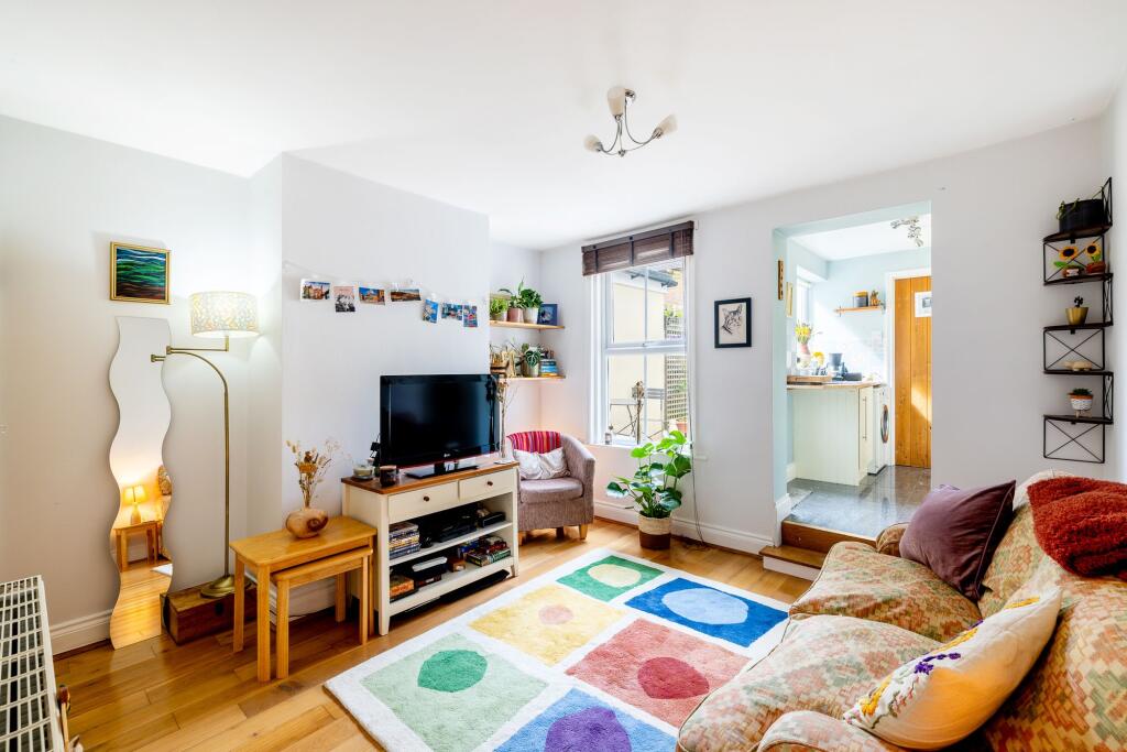 House in Reigate and Banstead, Surrey - View 3