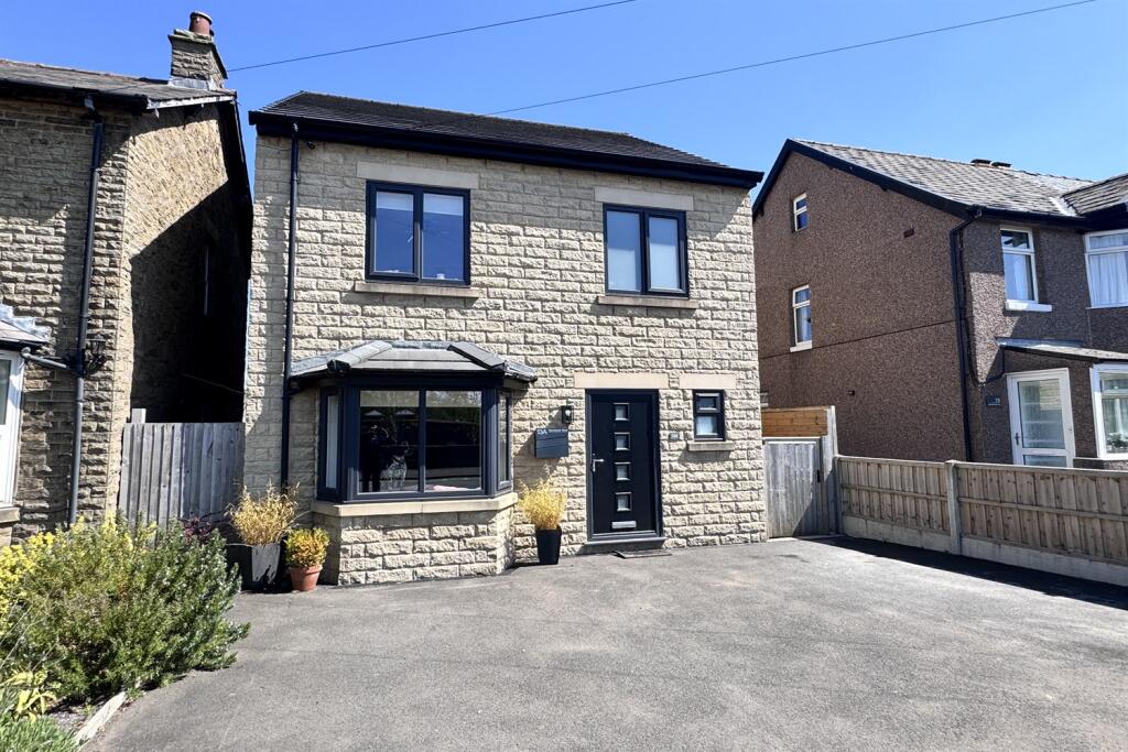 Main image of property: Warmbrook Road, Chapel-En-Le-Frith, High Peak