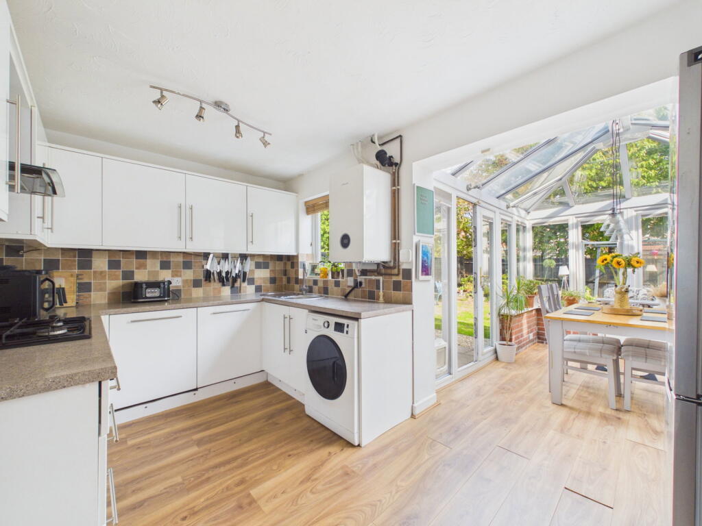 Linden Drive, Bradley Stoke, Bristol, BS32 photo 2