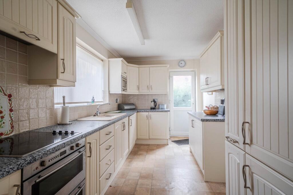 House in Luton - View 4