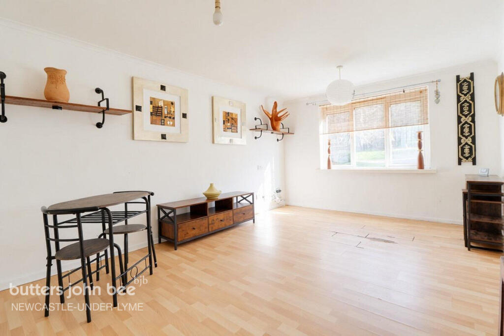 Apartment in Stoke-on-Trent - View 2