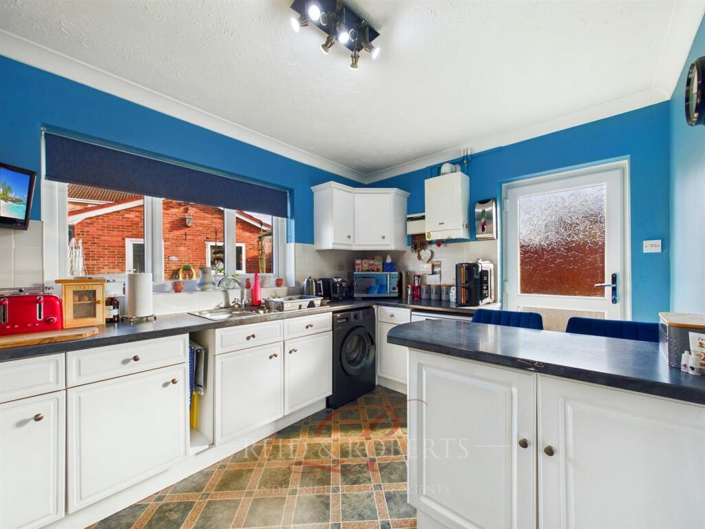 House in Pen-y-ffordd, Dobshill - View 3