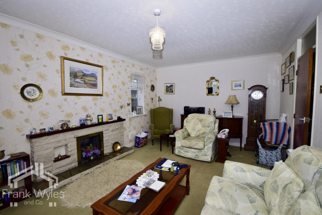 Broadwood Way, Lytham, Lancashire photo 3