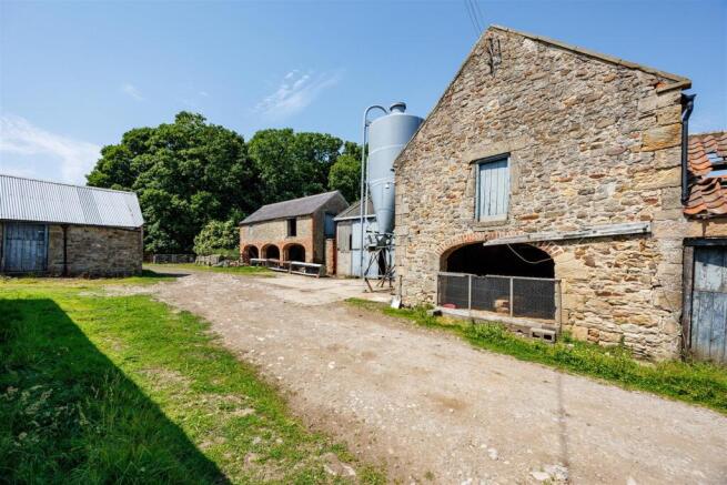 Farm buildings 3.jpg