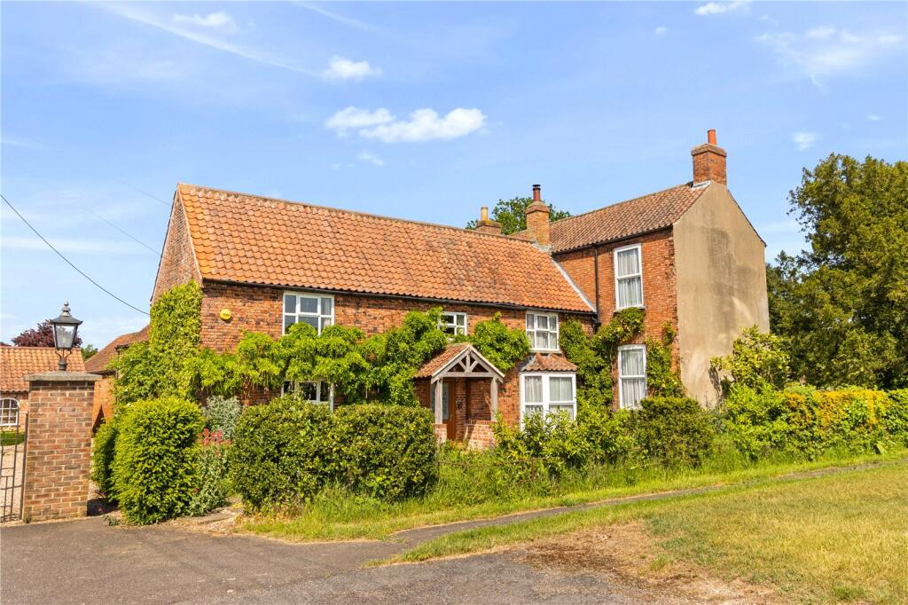 Main image of property: Lincoln Road, Market Rasen, Lincolnshire, LN8