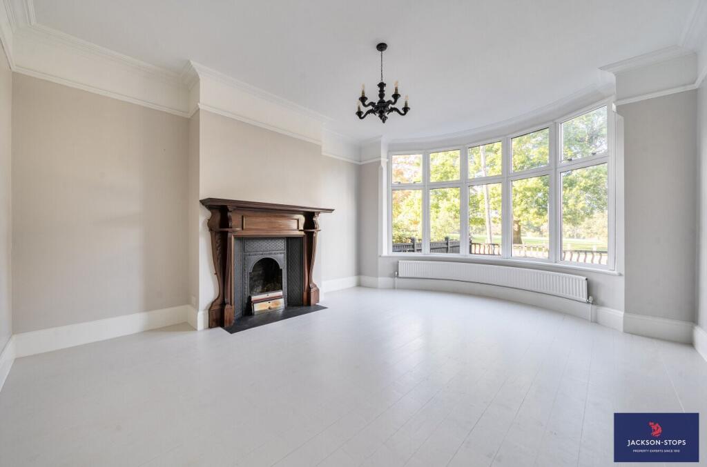 Abington Park Crescent, Northampton, Northamptonshire, NN3 photo 4