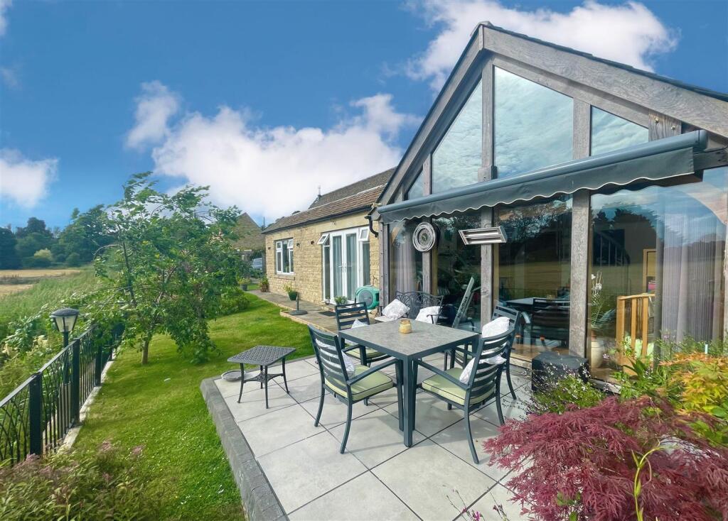 3-bed detached on Cirencester, £745,000