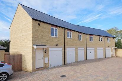 Main image of property: Harvest Bank, Carterton, OX18