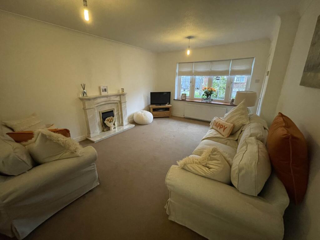 1 Lincoln Close, Ashton Under Lyne, OL6 8BS photo 5